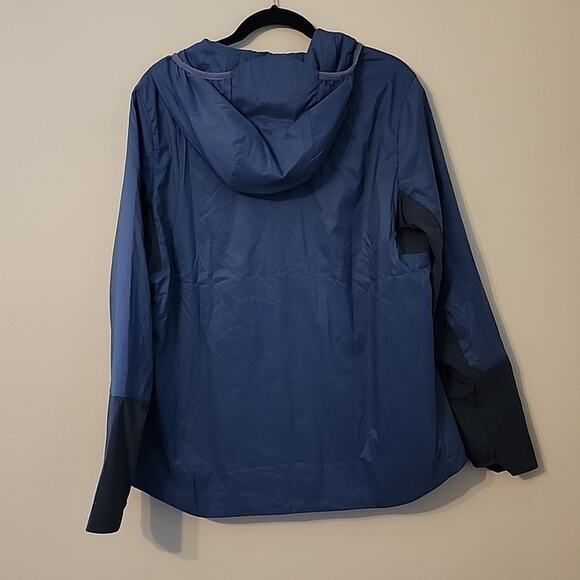 NEW On Insulator Water Repellent Hooded Jacket - Picture 14 of 14